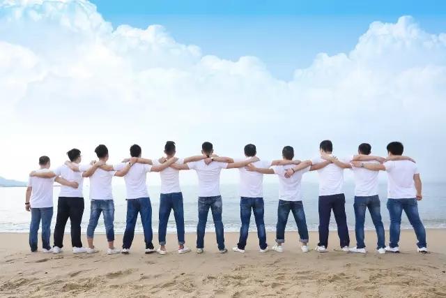 選擇企業(yè)定制文化衫什么選擇最合適，你不知道的知識?